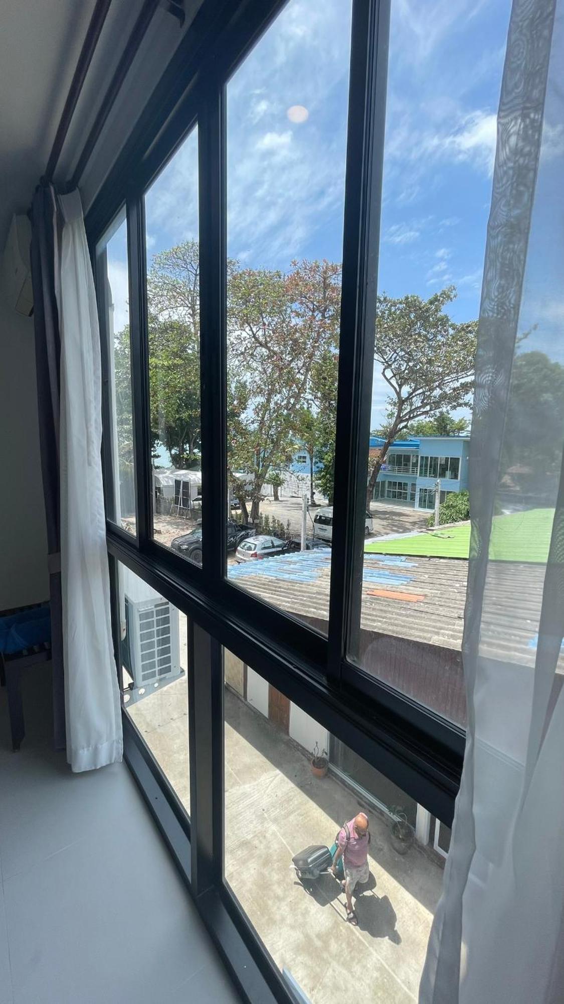Rockstar Beach Apartments Bang Rak Beach  Buitenkant foto
