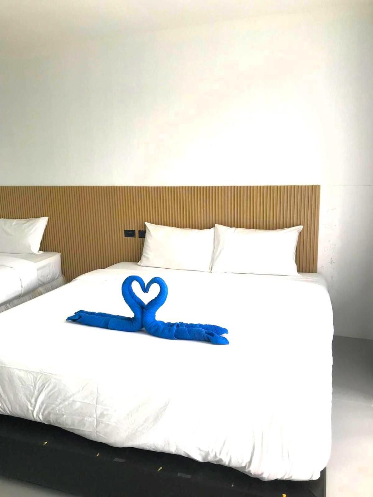 Rockstar Beach Apartments Bang Rak Beach  Buitenkant foto