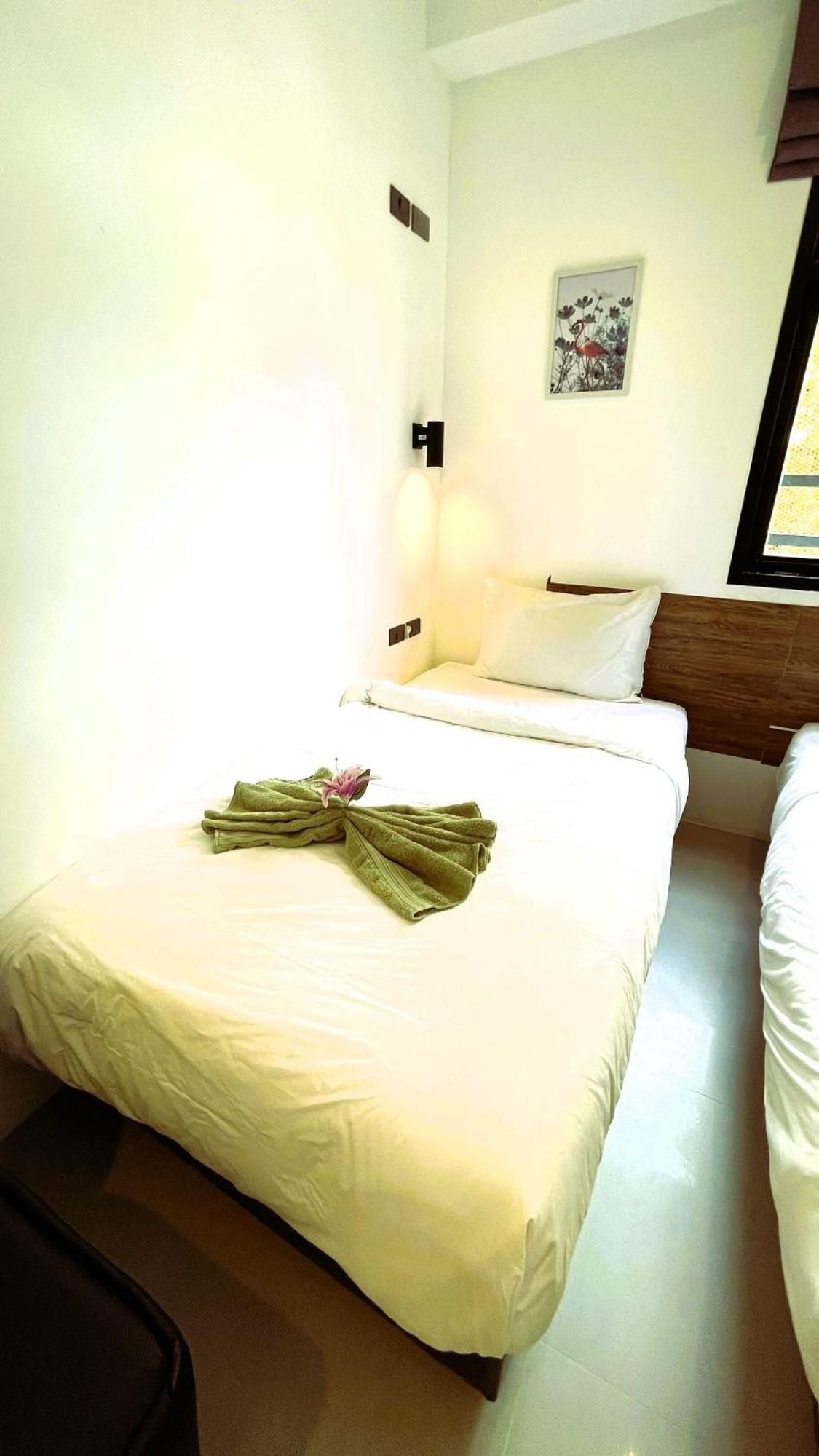 Rockstar Beach Apartments Bang Rak Beach  Buitenkant foto