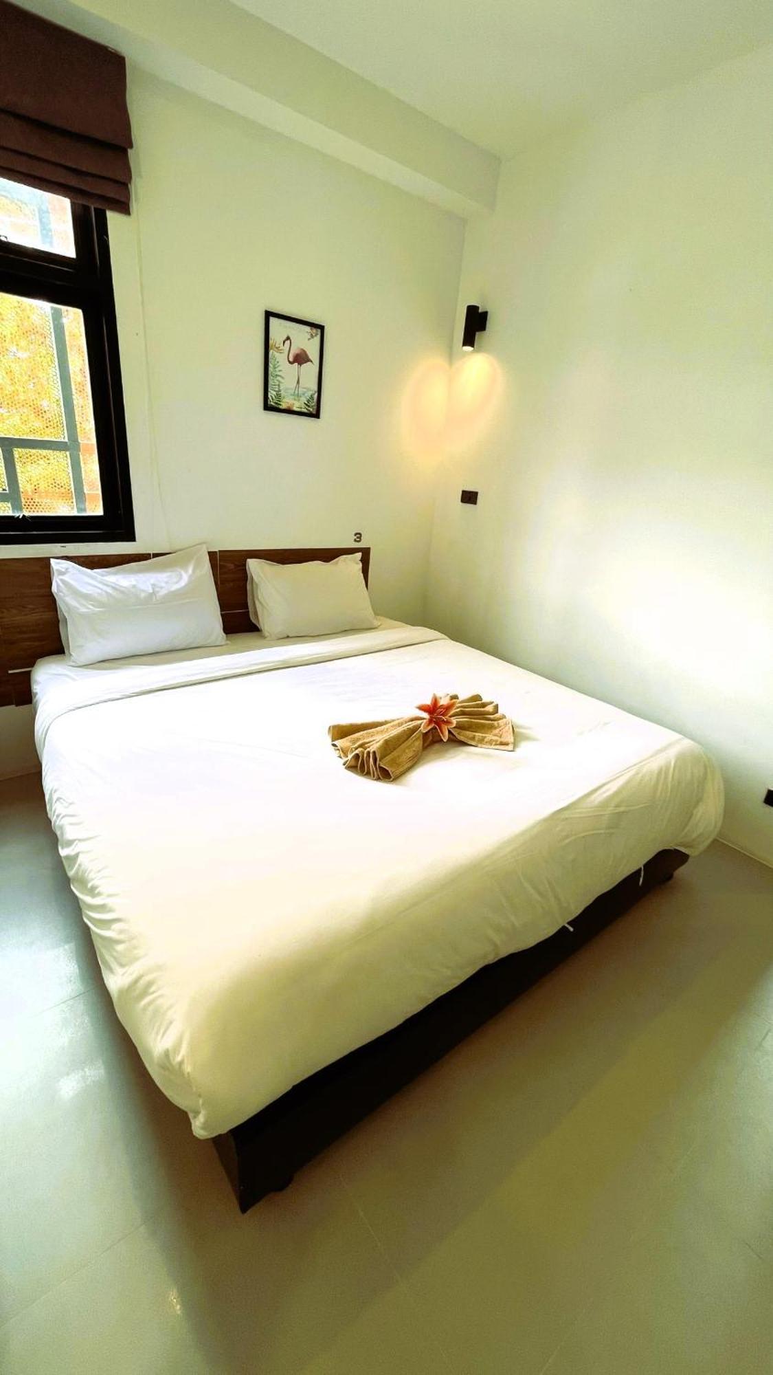 Rockstar Beach Apartments Bang Rak Beach  Buitenkant foto