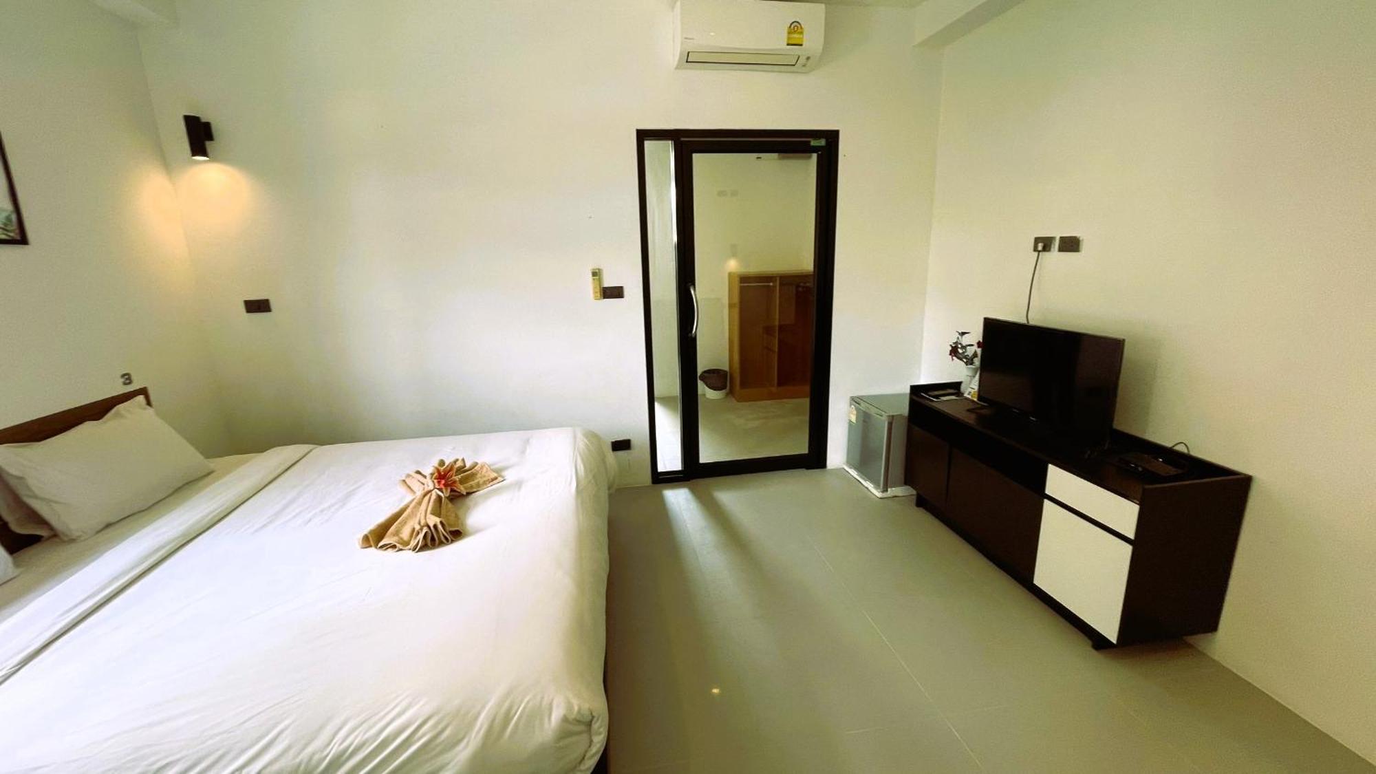 Rockstar Beach Apartments Bang Rak Beach  Buitenkant foto